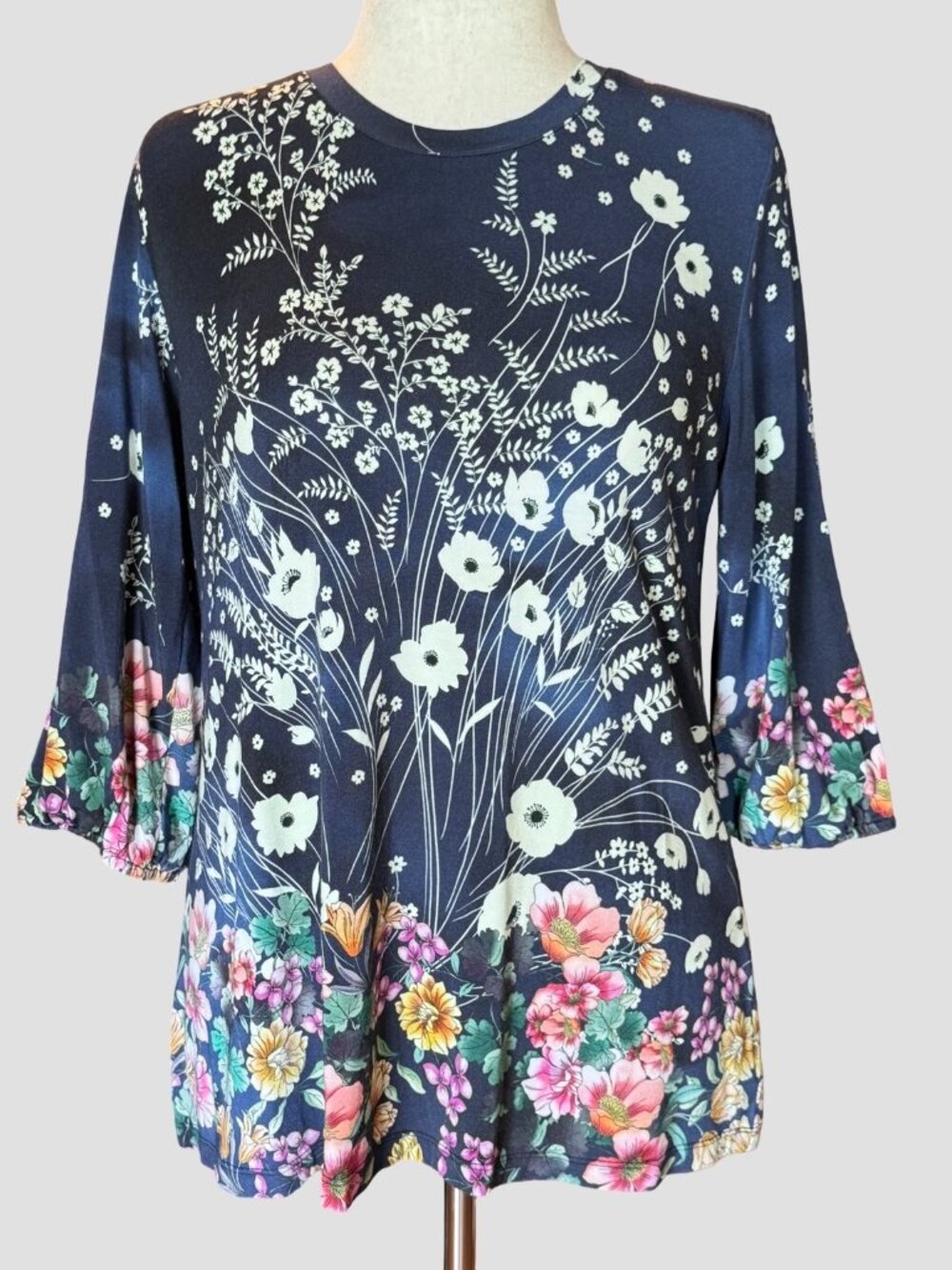 Johnny Was Knit Med Top Blue Watercolor/Floral Print Boho Travel Everyday Dressy